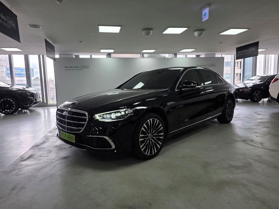 Mercedes-Benz S-Class 2024