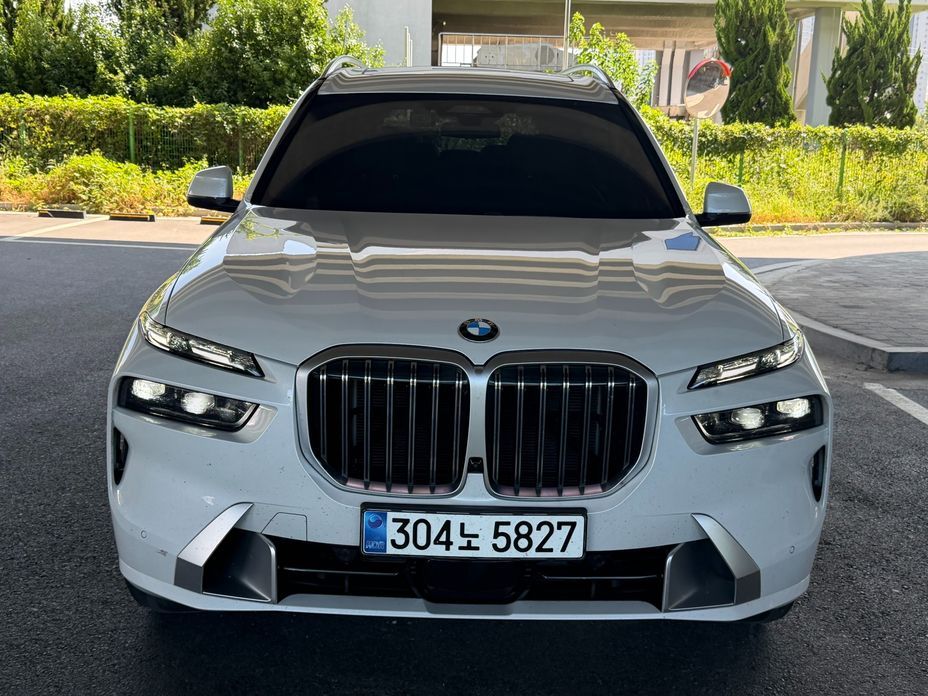BMW X7 2025