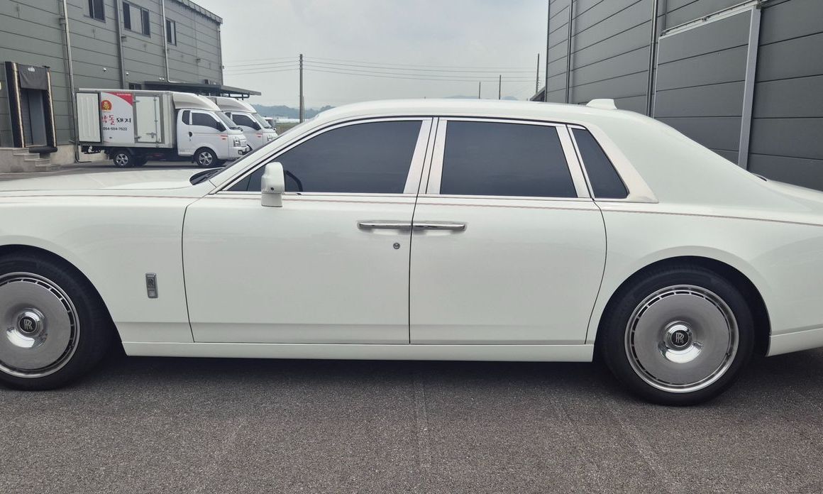 Rolls-Royce Phantom 2025