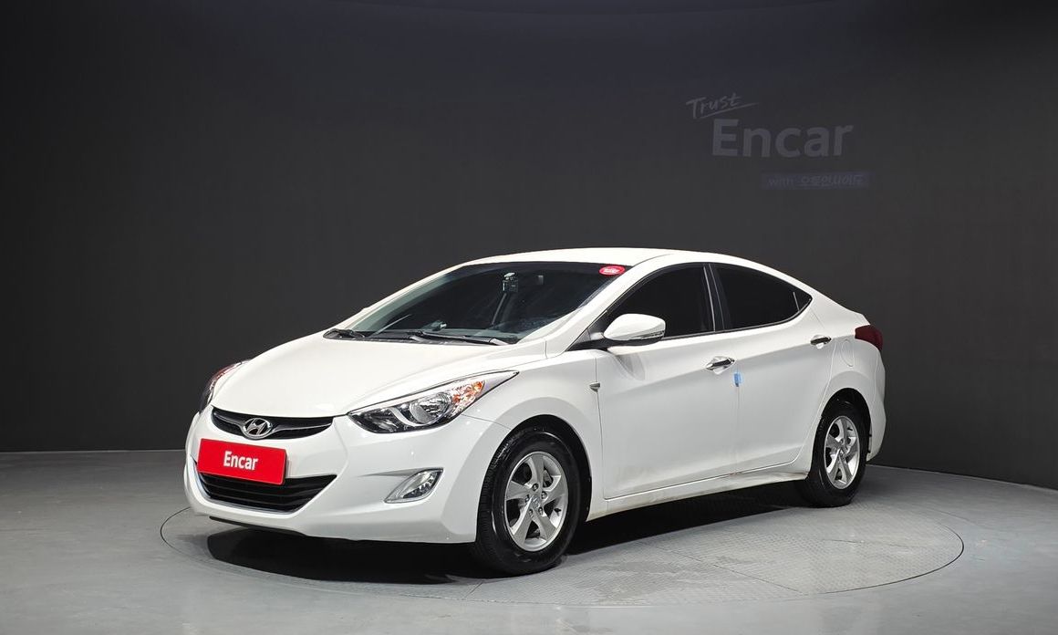 Hyundai AVANTE 2012