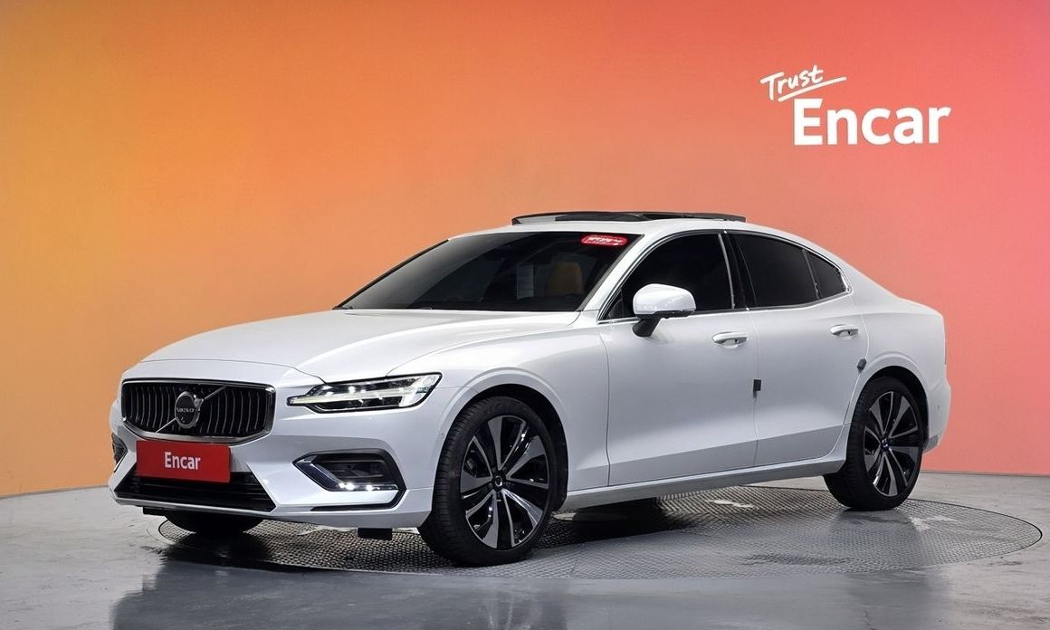 Volvo S60 2025