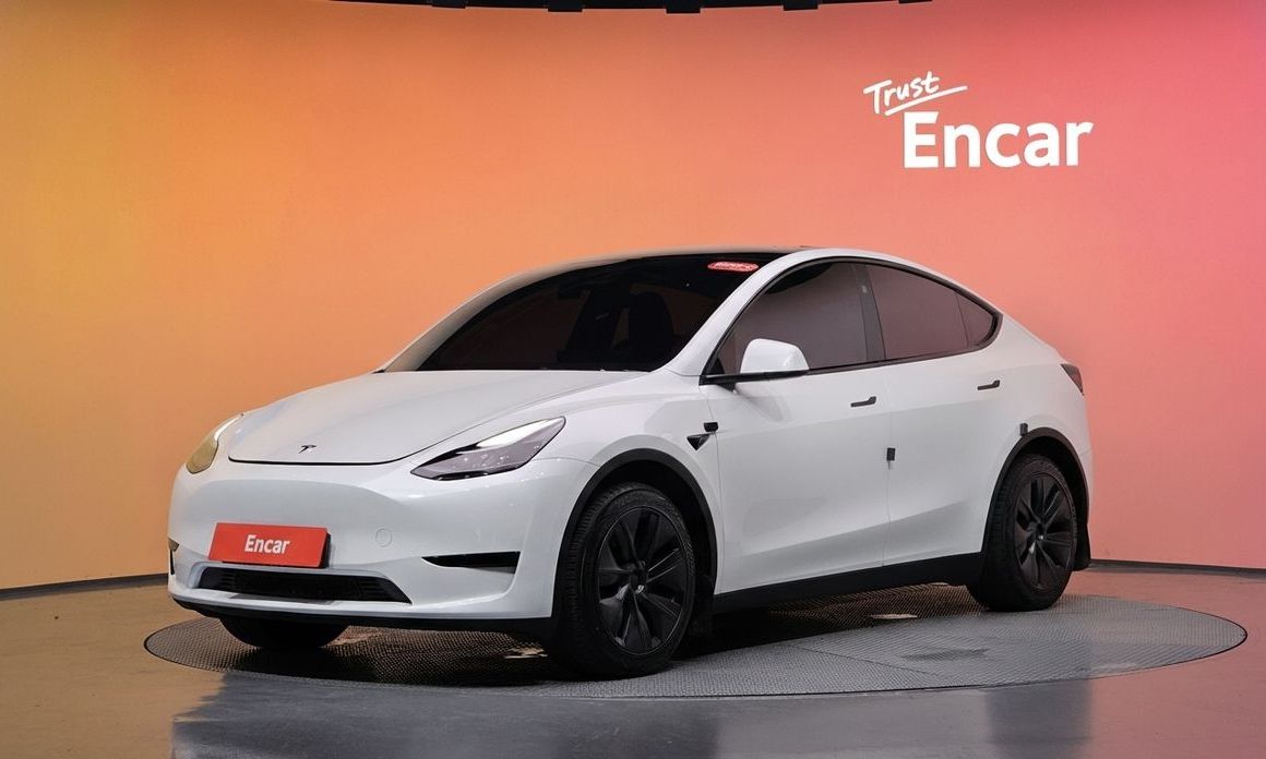Tesla Model Y 2024