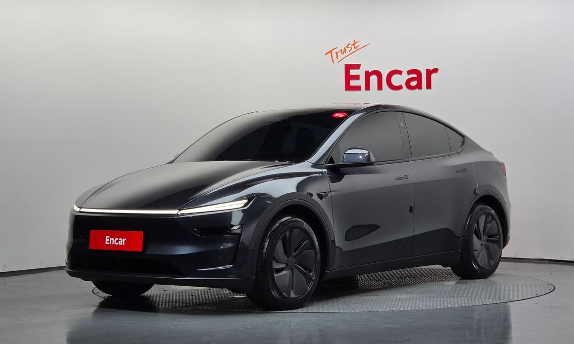 Tesla Model Y 2025