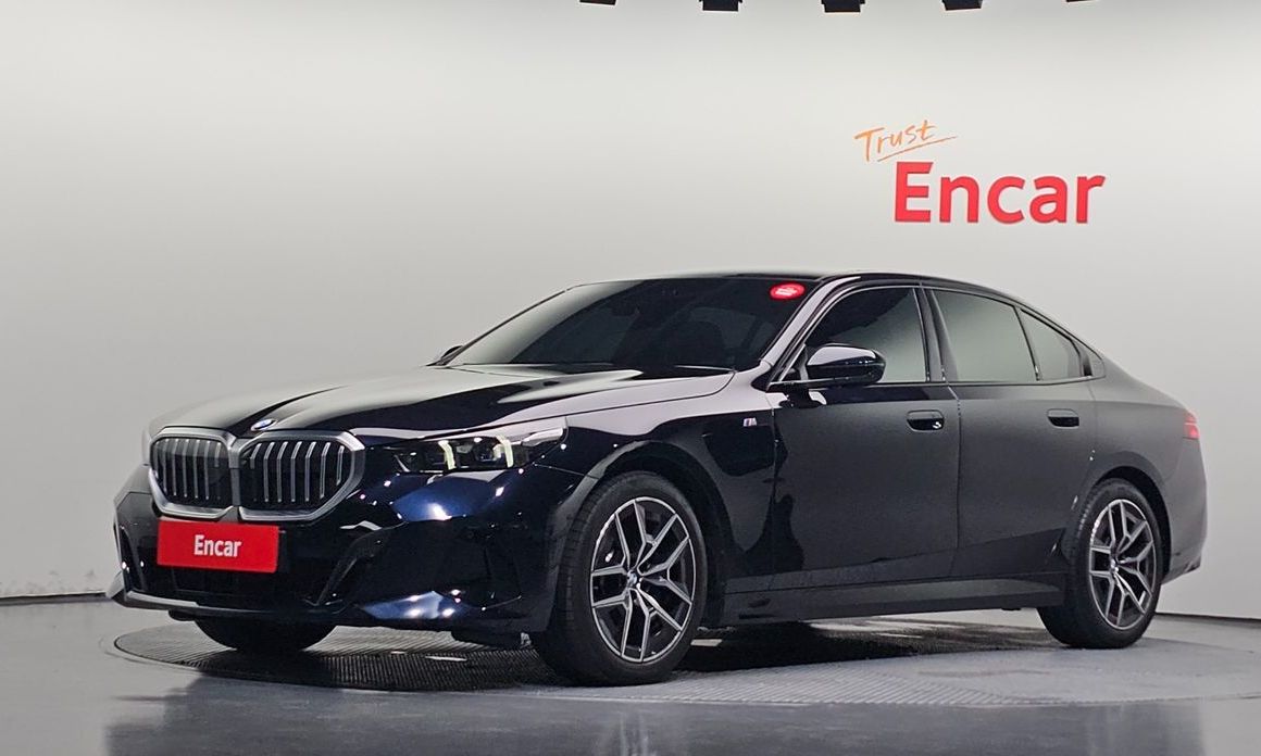 BMW 5-Series 2024