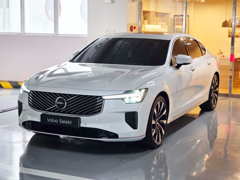 Volvo S90 2026