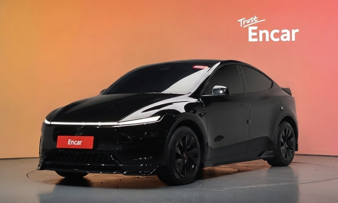 Tesla Model Y 2025