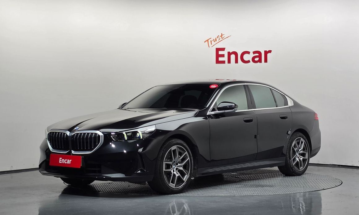 BMW 5-Series 2024