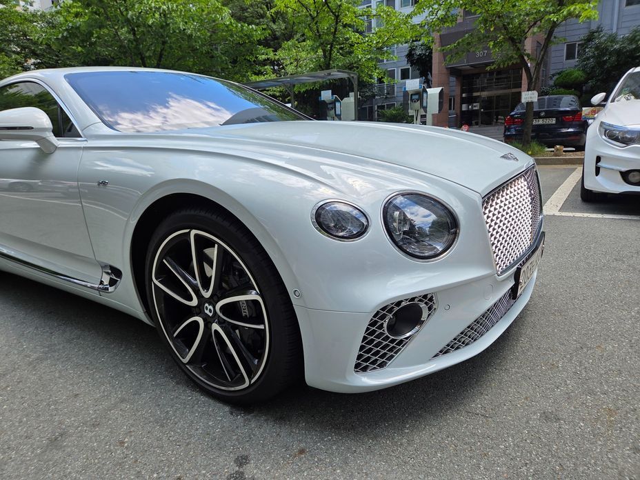 Bentley Continental 2022