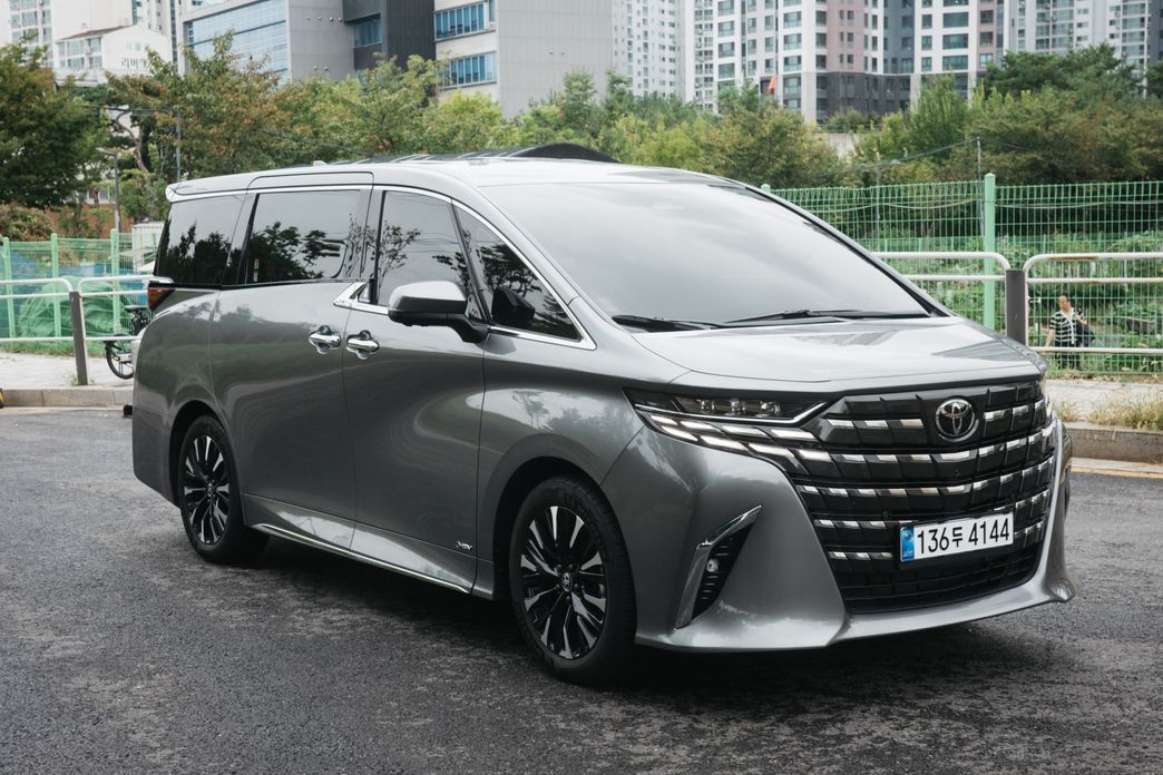 Toyota Alphard 2025