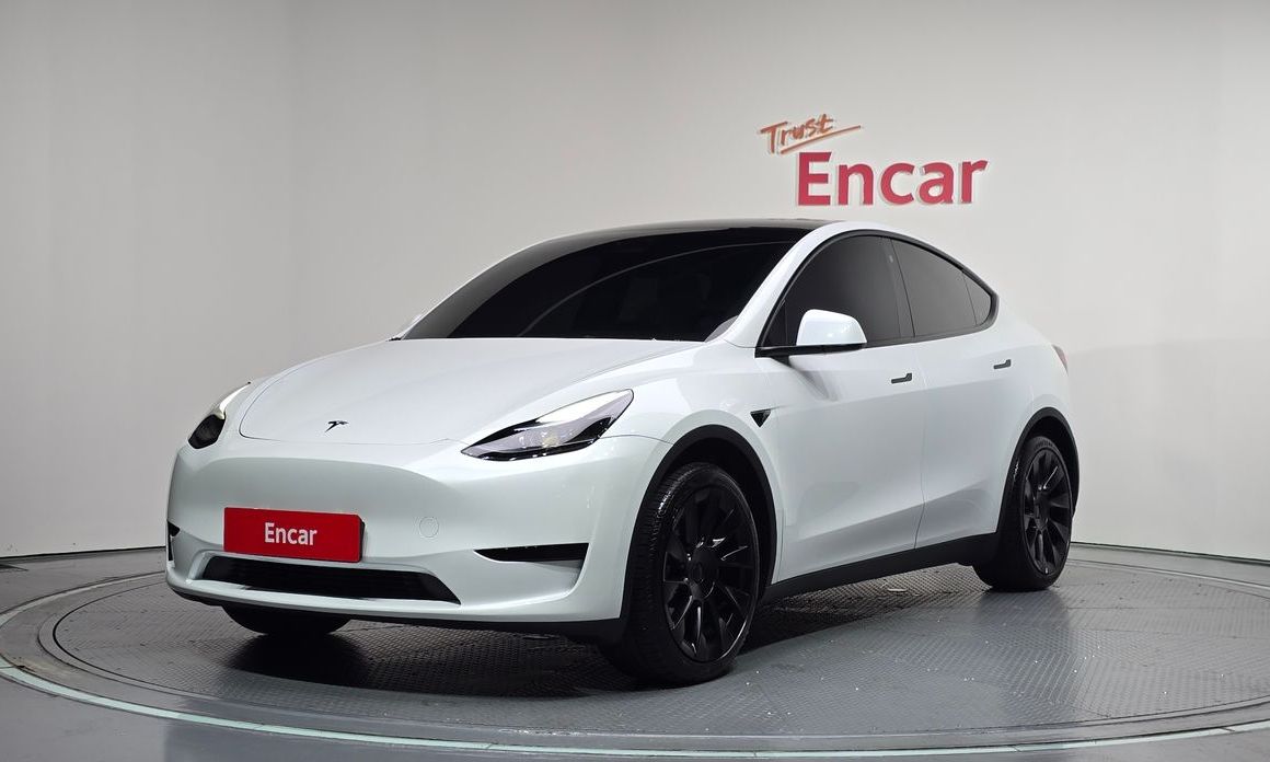 Tesla Model Y 2024