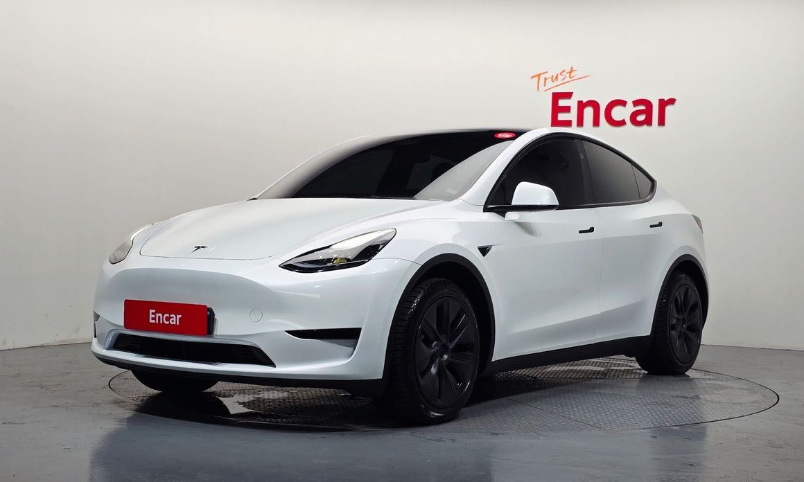 Tesla Model Y 2024