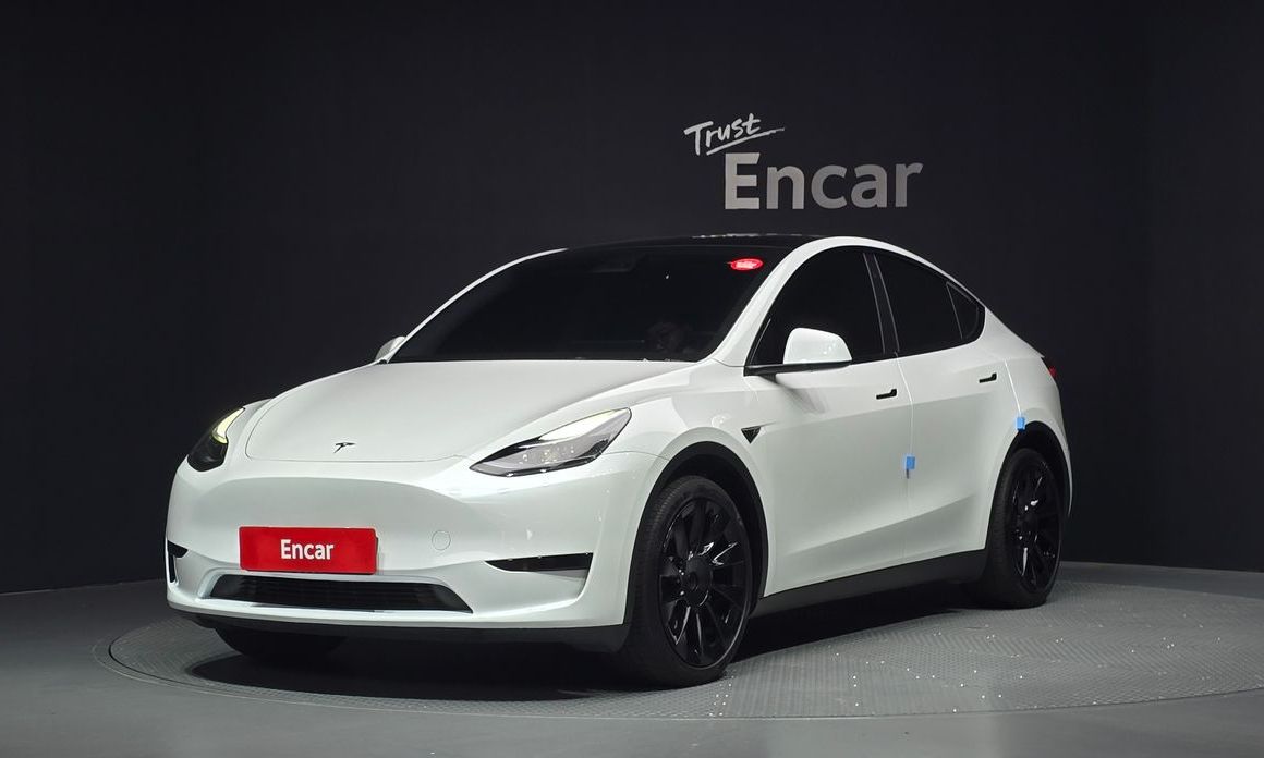 Tesla Model Y 2024
