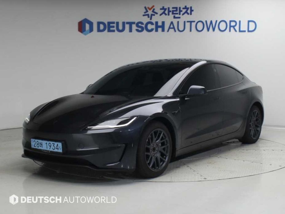 Tesla Model 3 2025