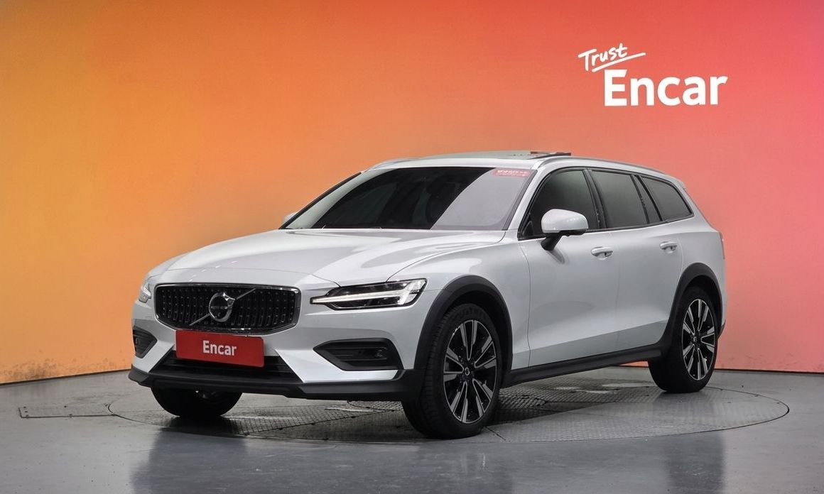 Volvo V60 2025
