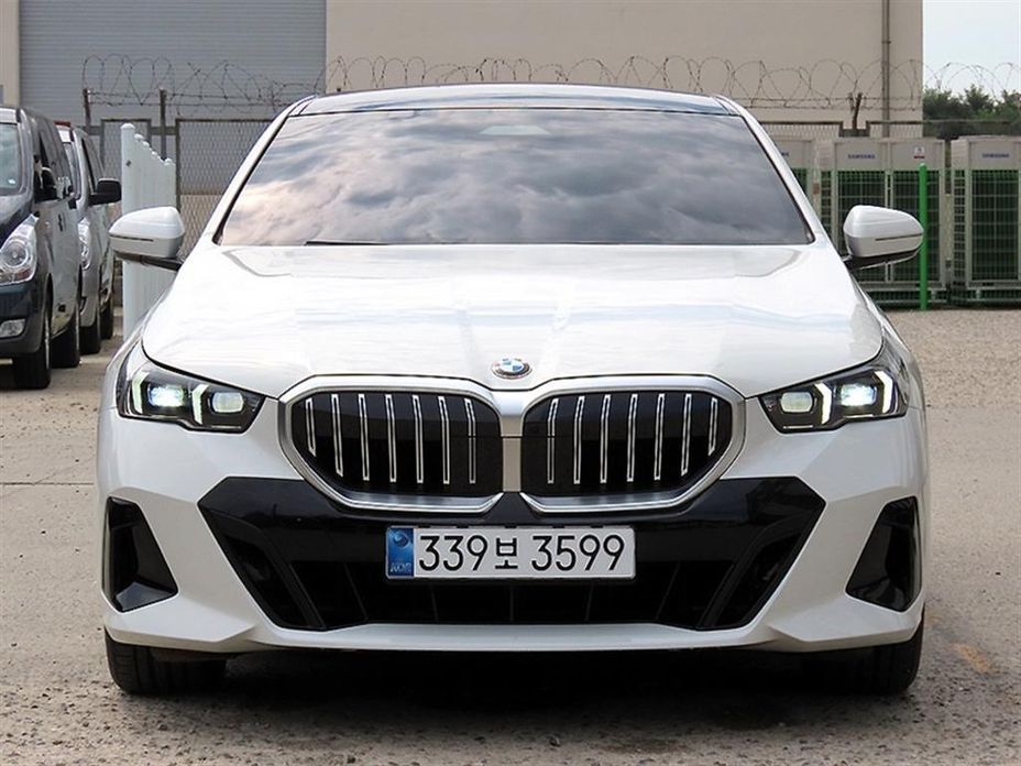 BMW 5-Series 2025