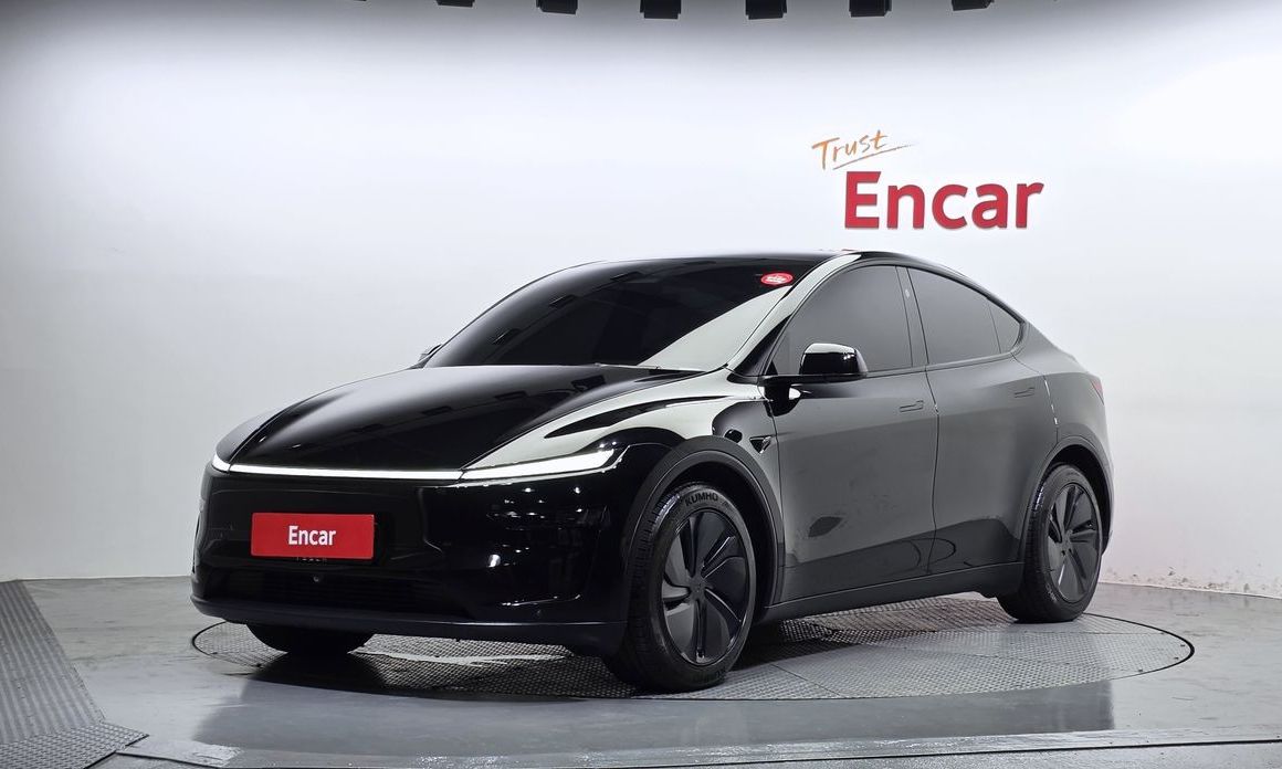 Tesla Model Y 2025