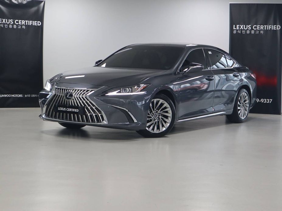 Lexus ES 2026