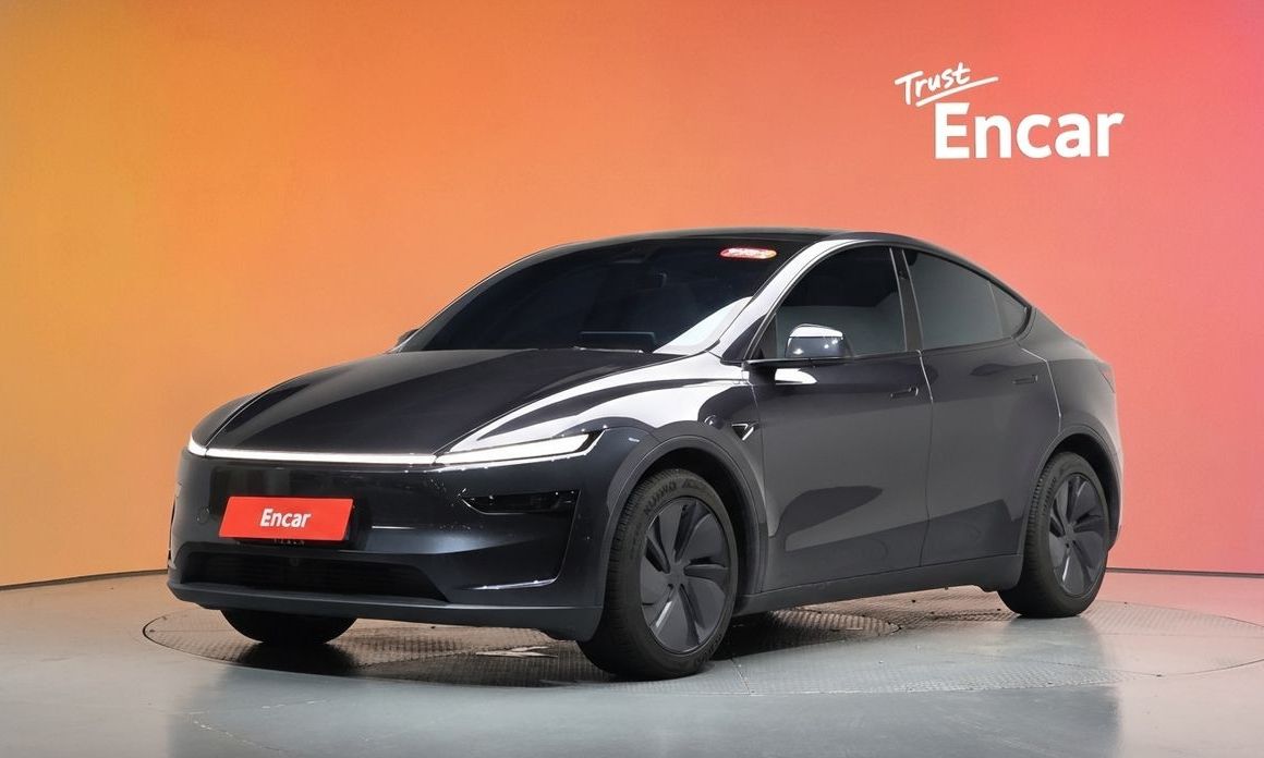 Tesla Model Y 2025