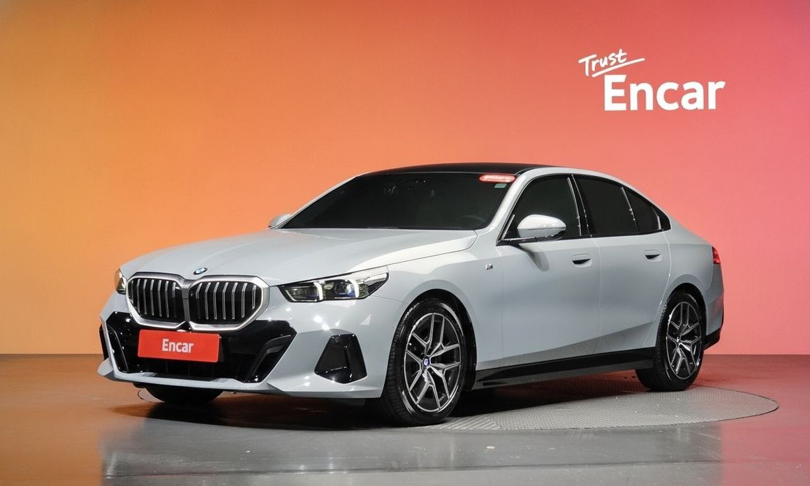 BMW 5-Series 2024
