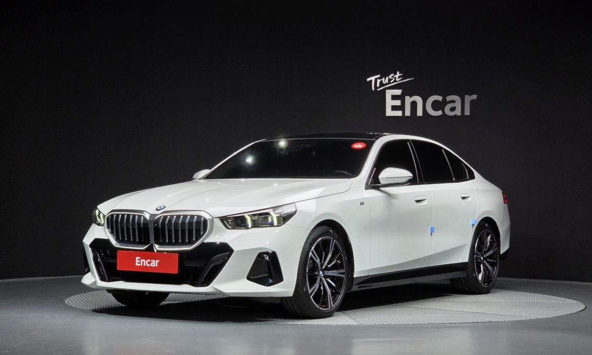 BMW 5-Series 2025