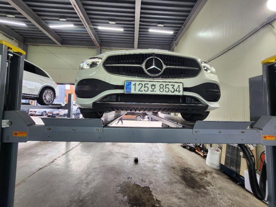 Mercedes-Benz C-Class 2023