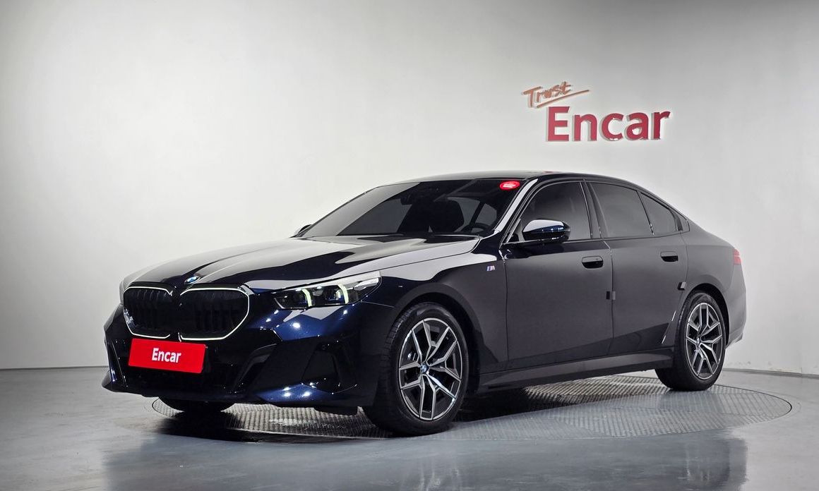 BMW 5-Series 2025