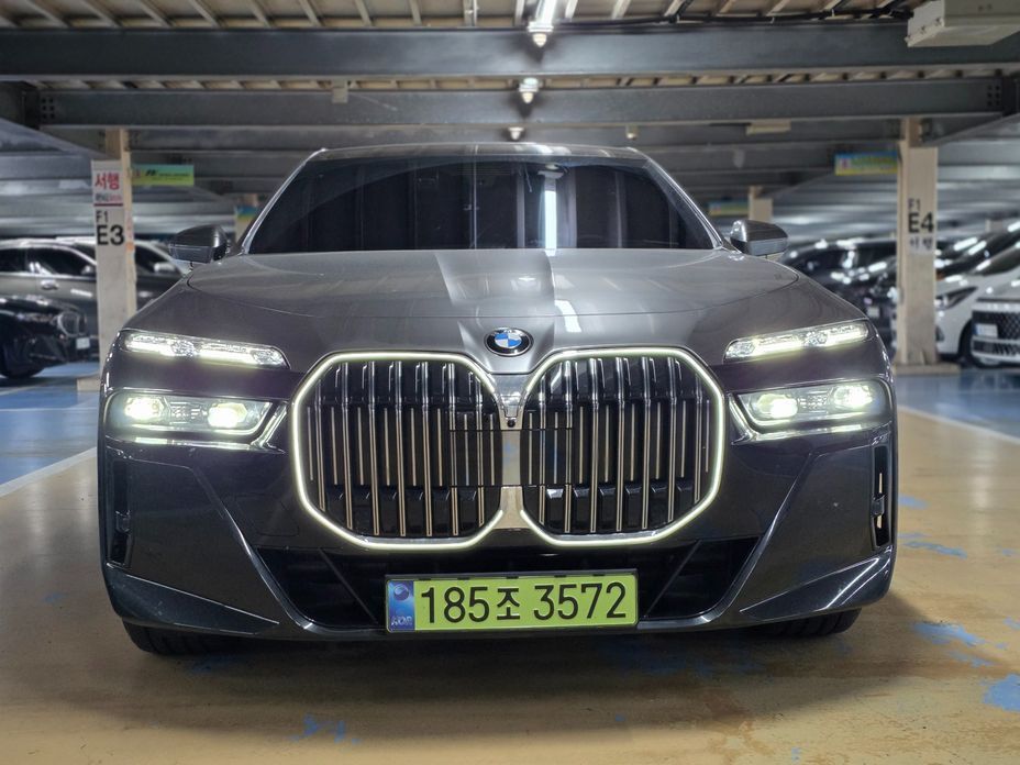 BMW 7-Series 2025