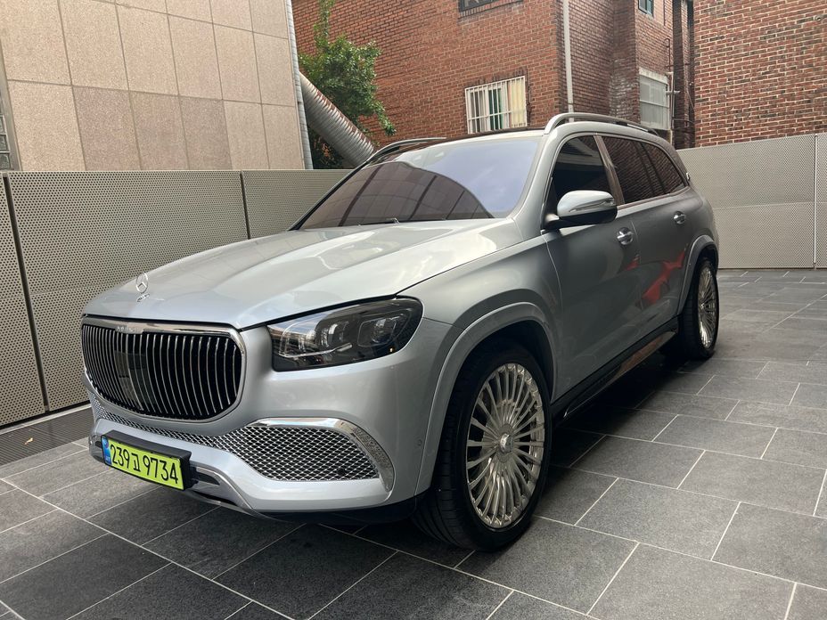 Mercedes-Benz GLS-Class 2023