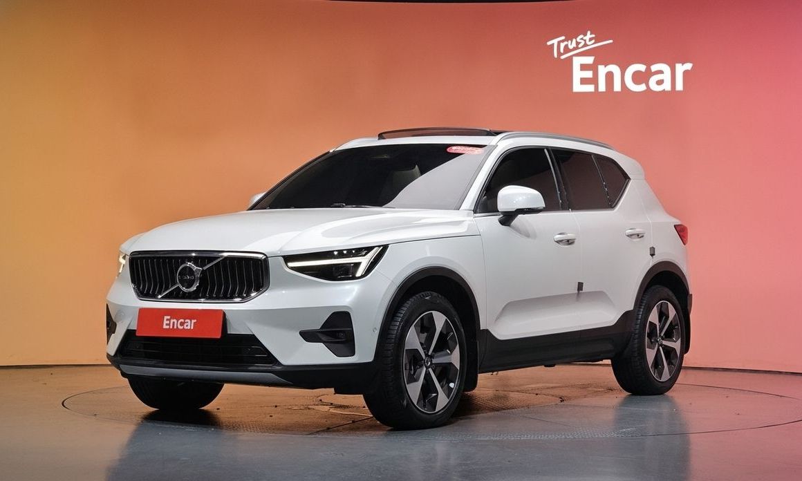 Volvo XC40 2025