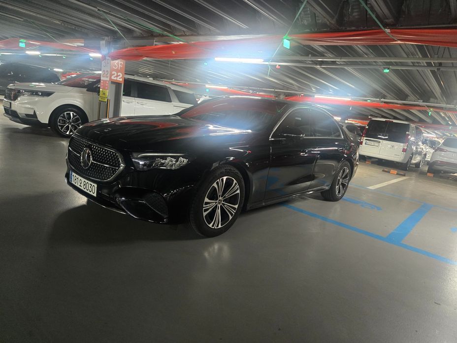 Mercedes-Benz E-Class 2024