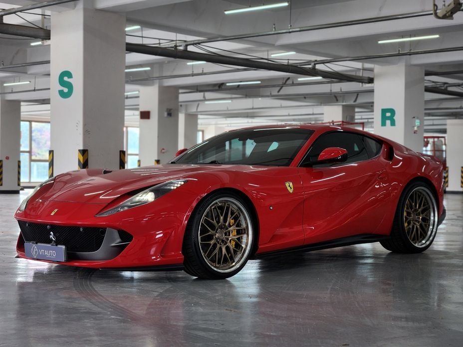 Ferrari 812 2019
