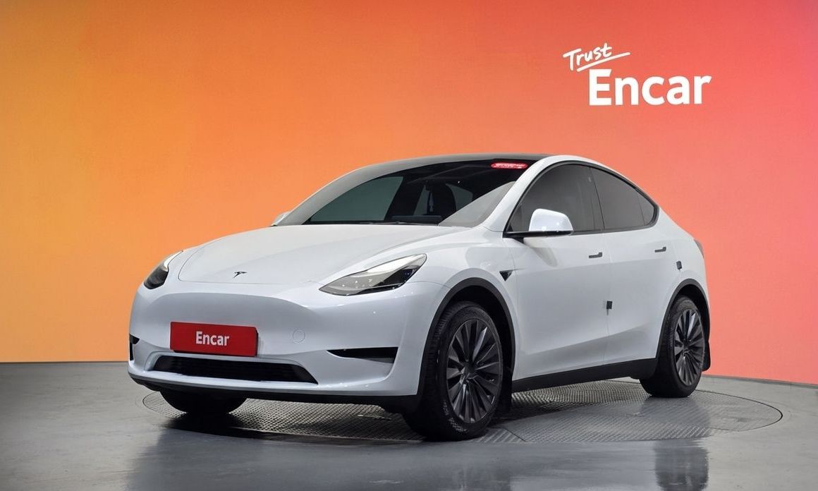 Tesla Model Y 2024