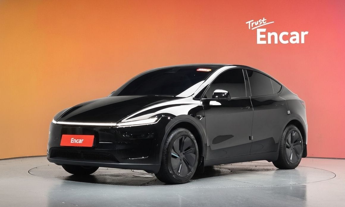Tesla Model Y 2025