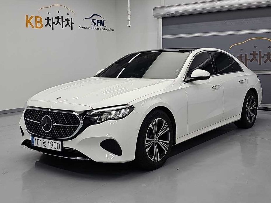 Mercedes-Benz E-Class 2024