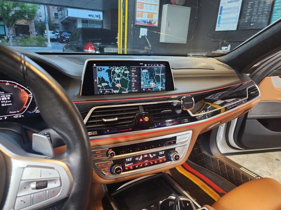 BMW 7-Series 2021