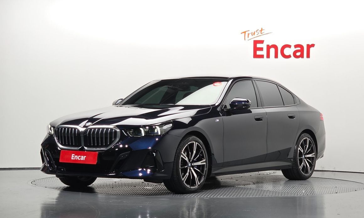 BMW 5-Series 2024