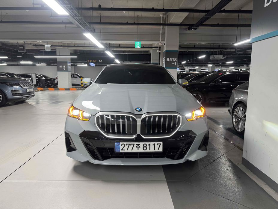 BMW 5-Series 2025
