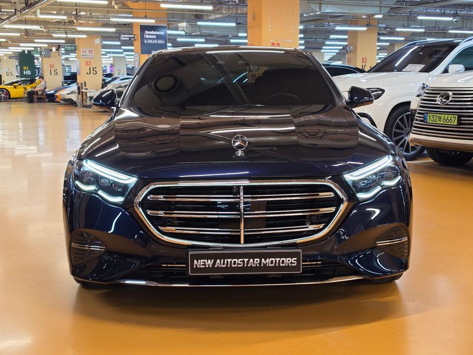 Mercedes-Benz E-Class 2024
