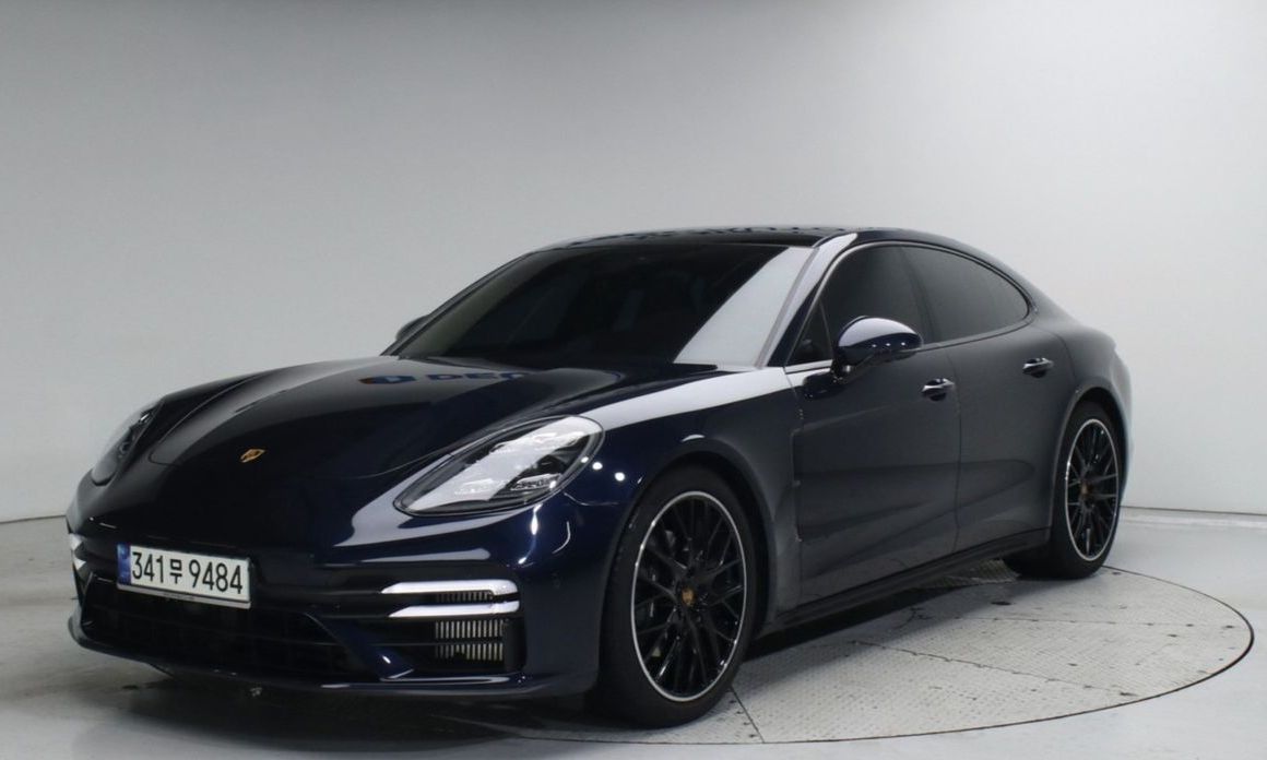 Porsche Panamera 2021