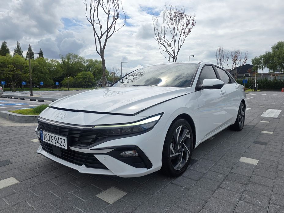 Hyundai AVANTE 2024
