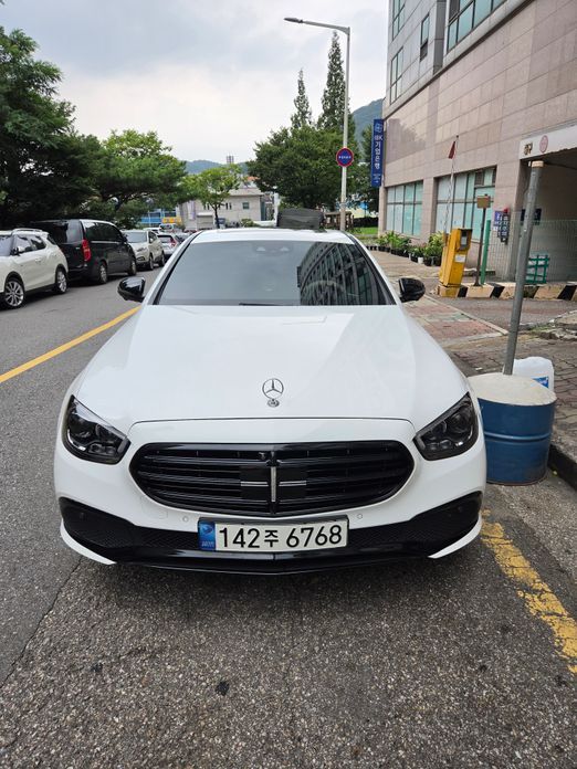 Mercedes-Benz E-Class 2022