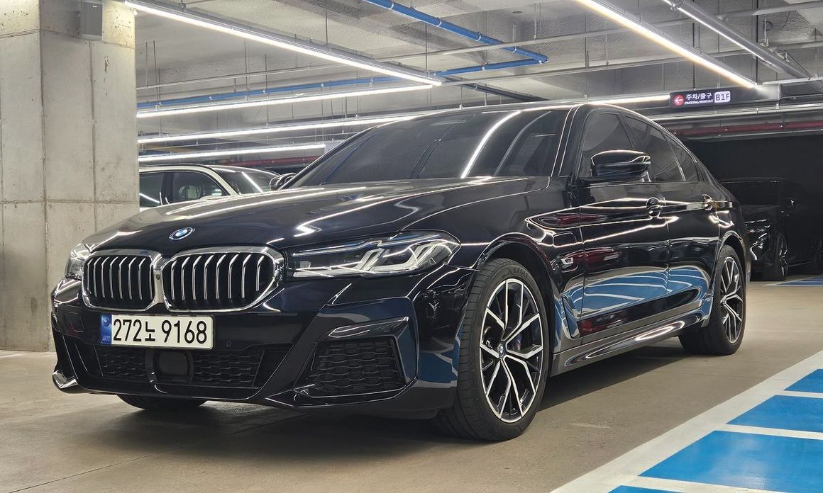 BMW 5-Series 2023