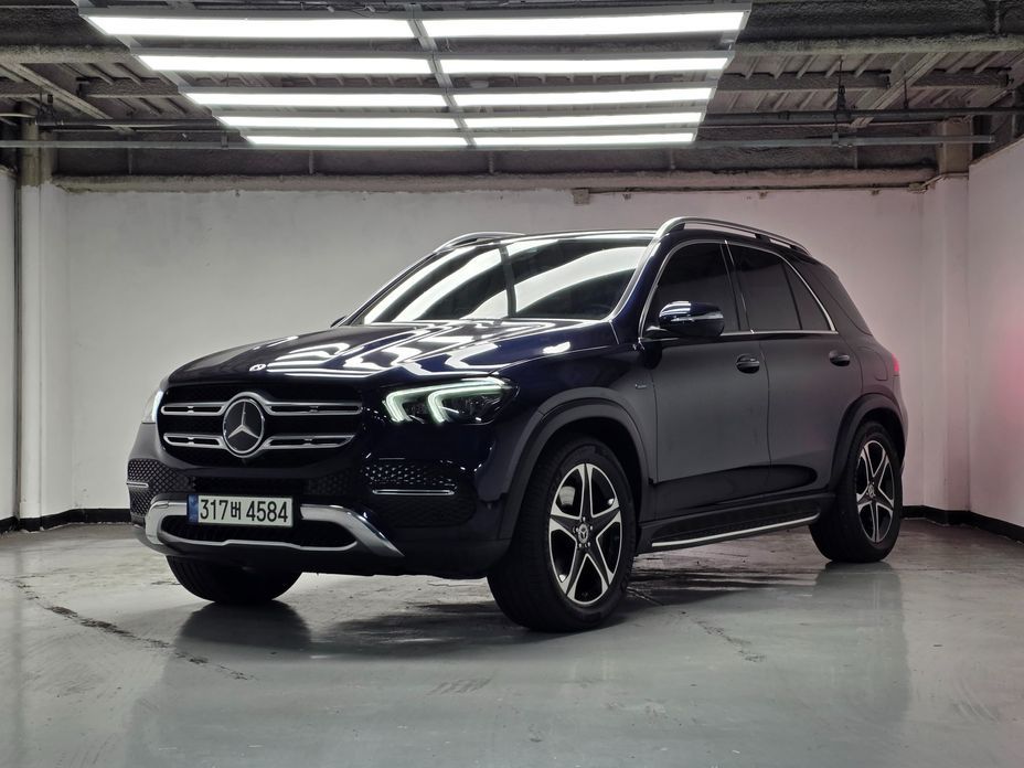 Mercedes-Benz GLE-Class 2021