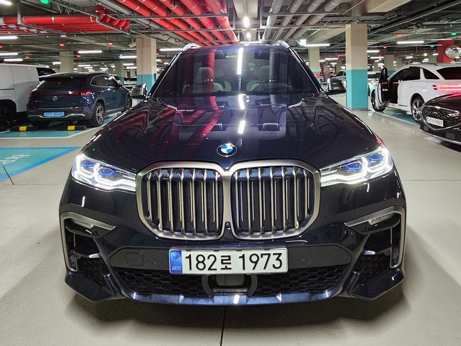 BMW X7 2021