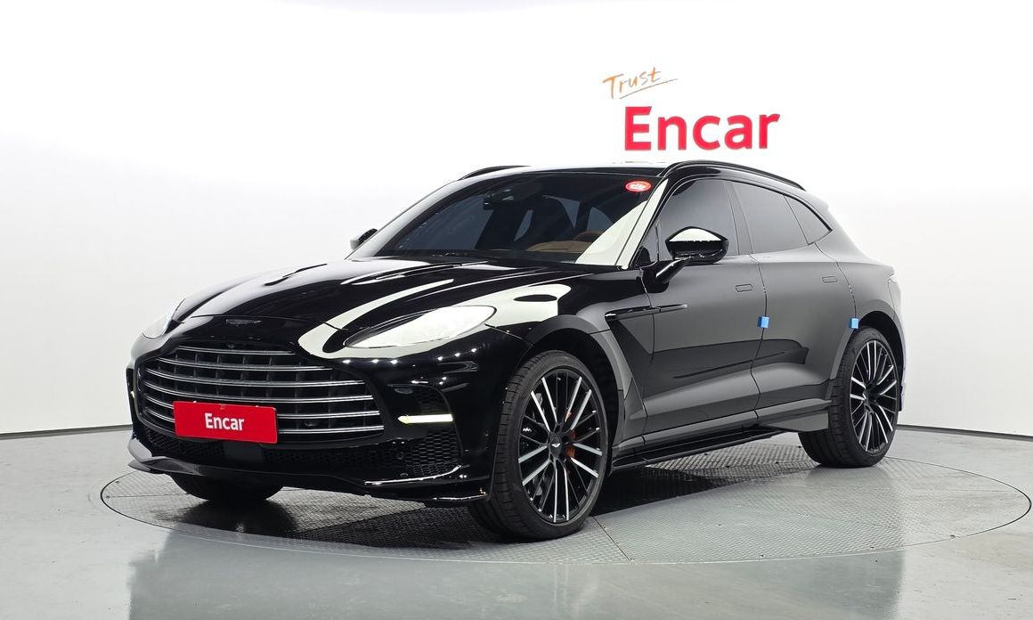 Astonmartin DBX 2023
