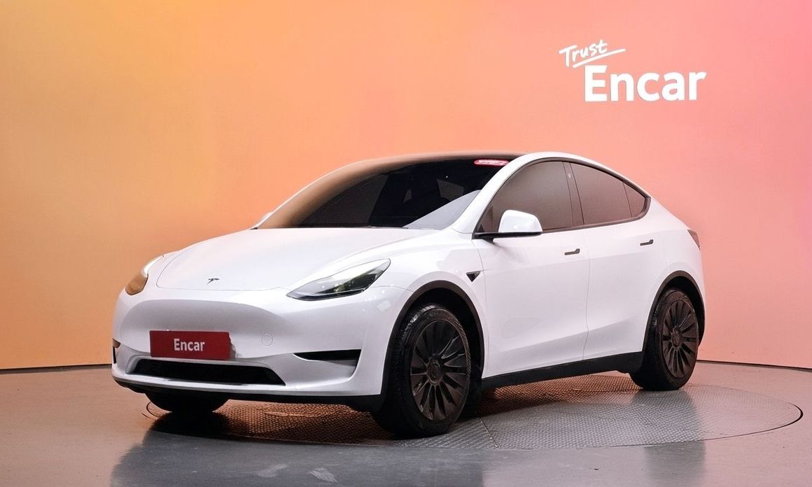 Tesla Model Y 2024