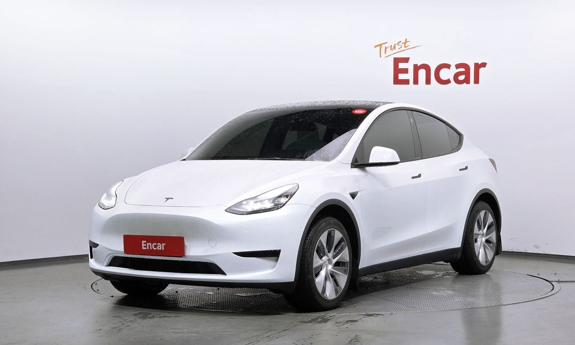 Tesla Model Y 2024