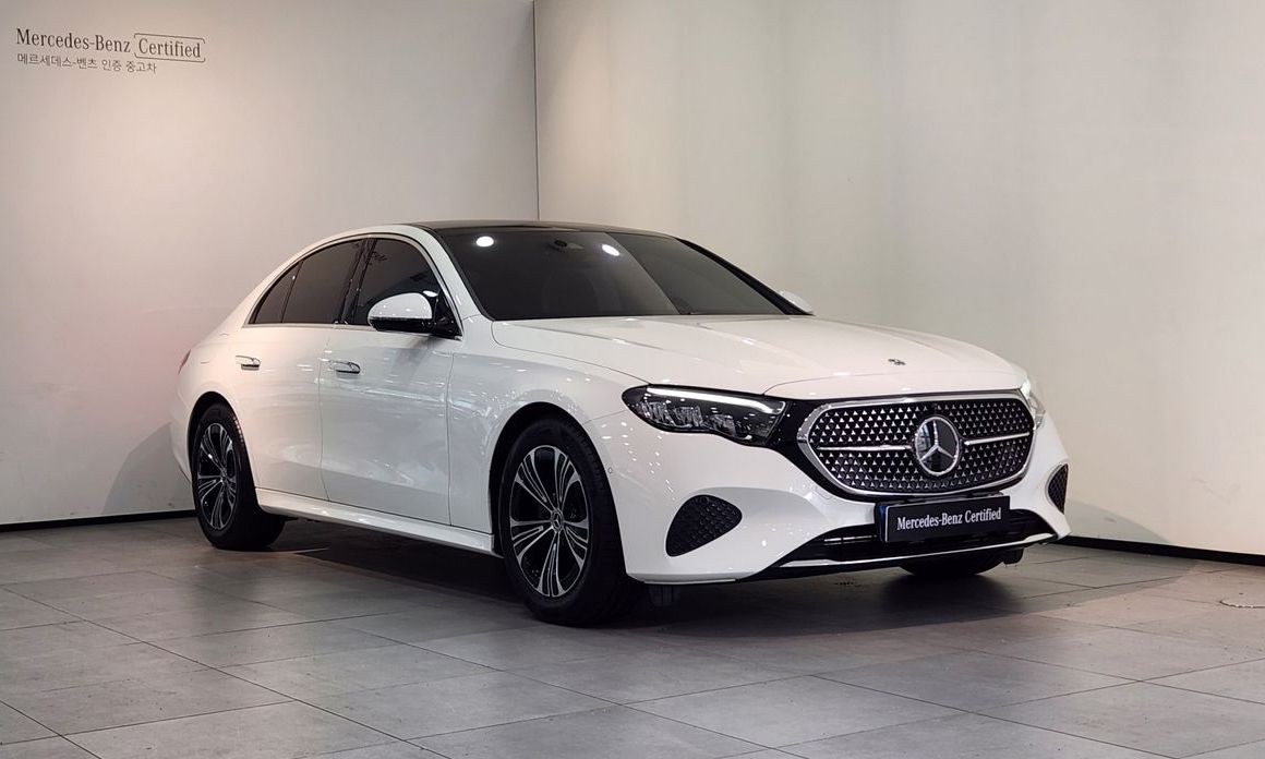 Mercedes-Benz E-Class 2024
