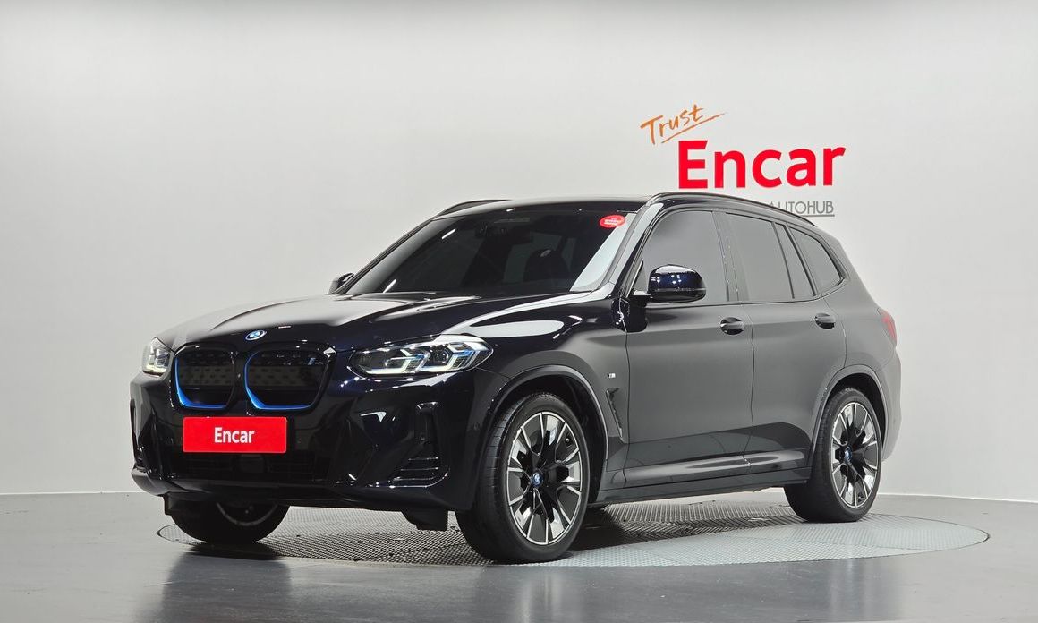 BMW iX3 2024