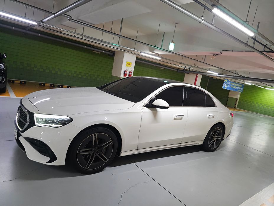 Mercedes-Benz E-Class 2024